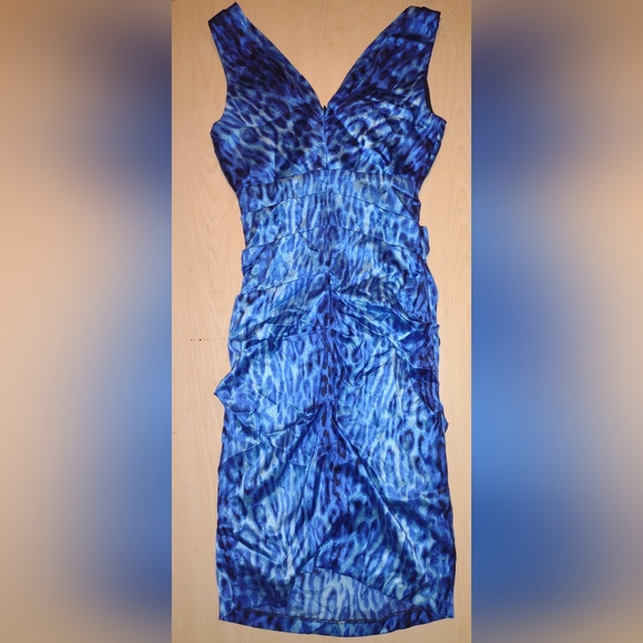 Rare CACHE Bodycon Animal Print Dress - Picture 7 of 7